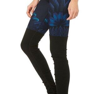 Alo yoga goddess leggings in tropical blue and black size small